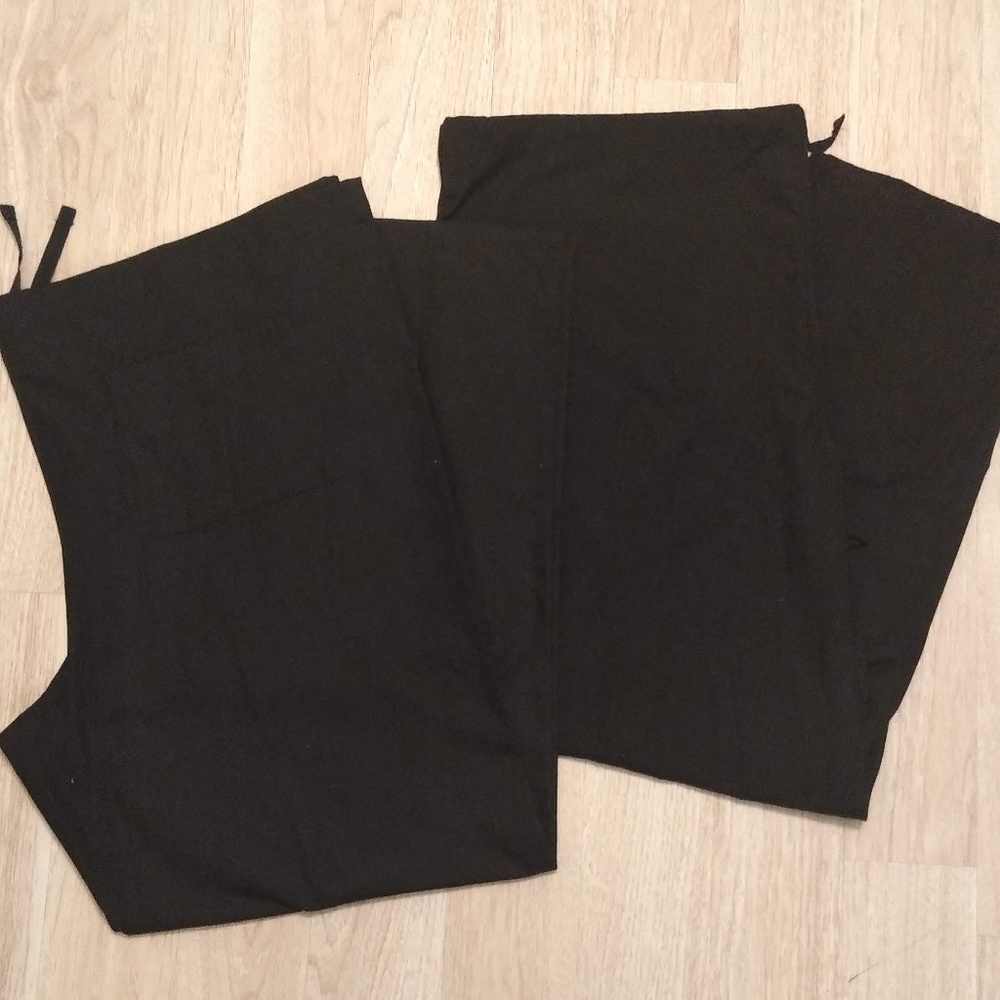 ❇️2 for 1 BNWOT 👉2 PAIRS OF BLACK SCRUB PANTS 👈